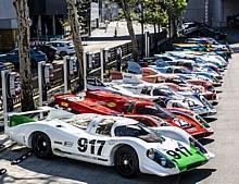 Aufgereiht wie einst 1969, als insgesamt 25 für die Homologation notwendigen 917-Exemplare vor dem Werk 1 für die Vertreter der Motorsportbehörden aufgebaut wurden.